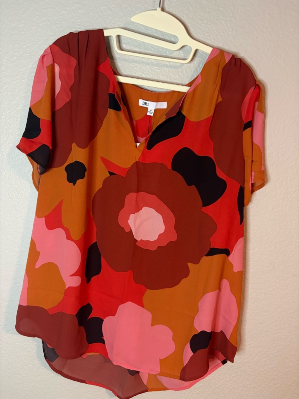DR2 Bold Floral V-Neck Short Sleeve Blouse - Red, Pink, Orange, Black